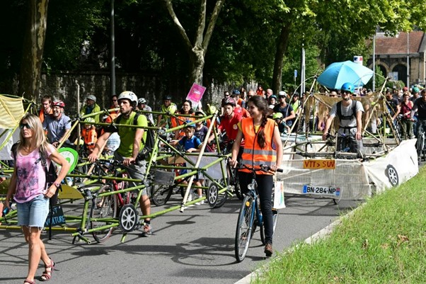 Des centaines de cyclistes pour la Convergence Vélo